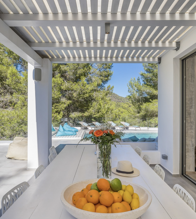Resa Estates Ivy Cala Tarida Ibiza  luxe woning villa for rent te huur house living room.png